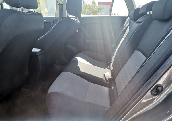 Toyota Avensis cena 61900 przebieg: 120200, rok produkcji 2017 z Okonek małe 121